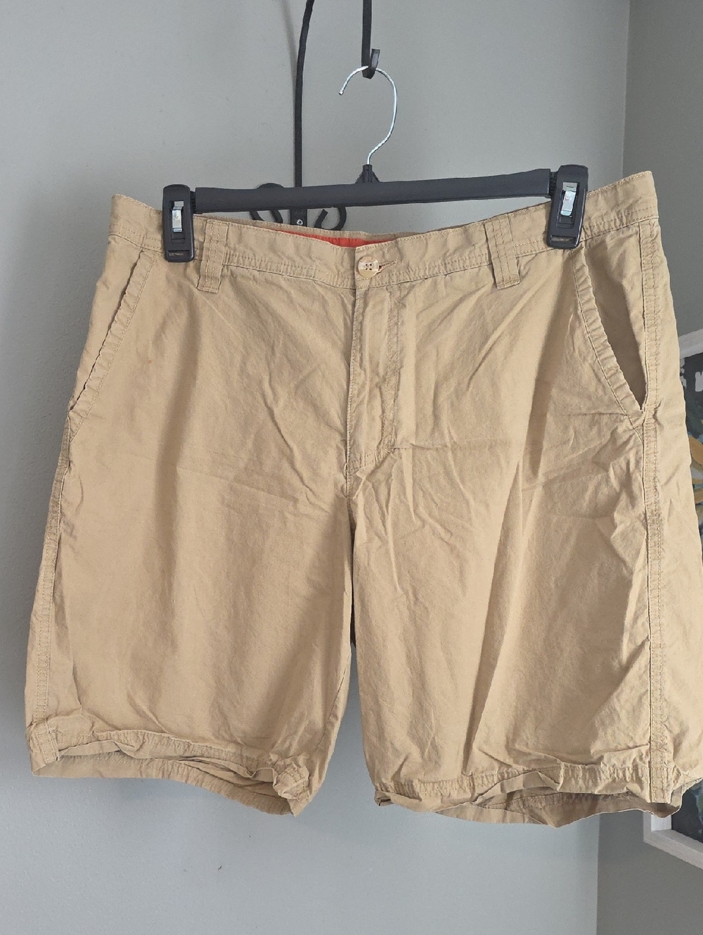 Columbia Men's Tan Flat-Front Everyday Shorts Size 36